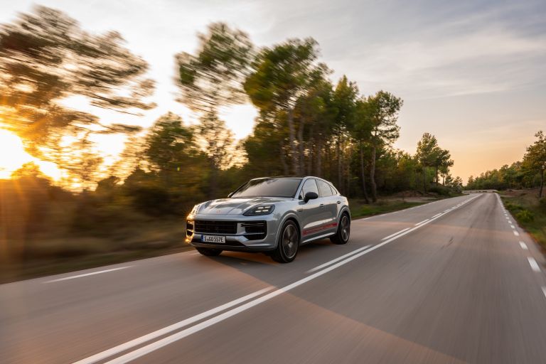 2024 Porsche Cayenne Turbo E-Hybrid coupé 742777