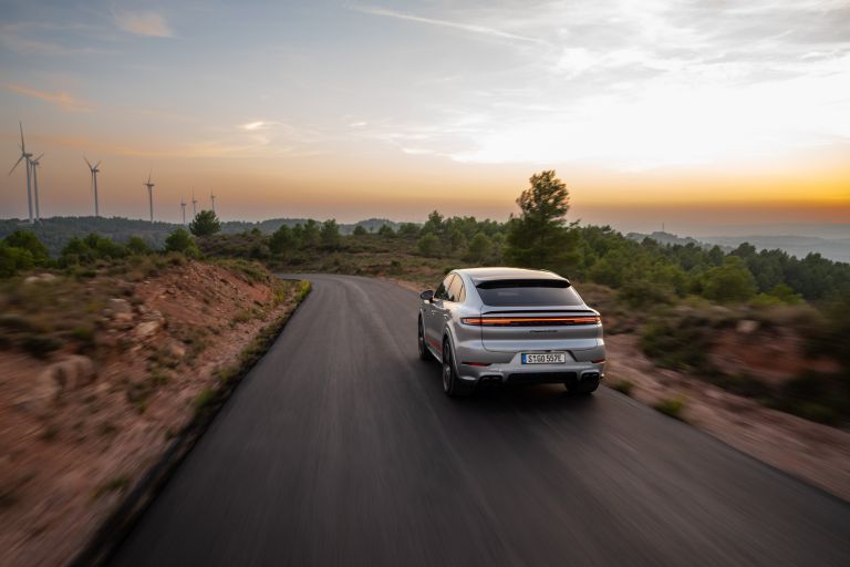 2024 Porsche Cayenne Turbo E-Hybrid coupé 742781