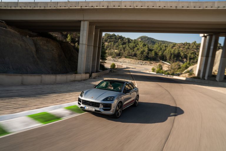 2024 Porsche Cayenne Turbo E-Hybrid coupé 742790