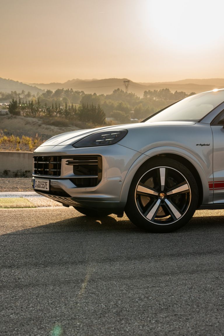 2024 Porsche Cayenne Turbo E-Hybrid coupé 742804