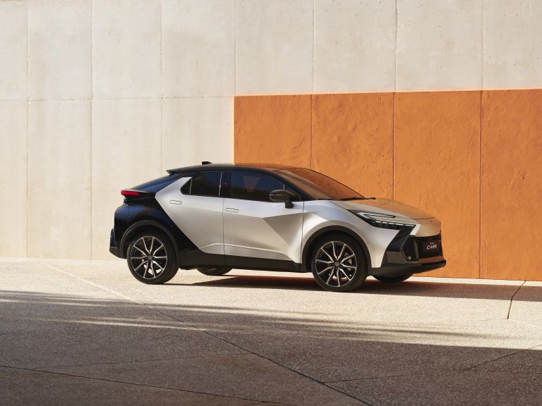 2024 Toyota C-HR GR Sport Hybrid 200 AWD-i 746100