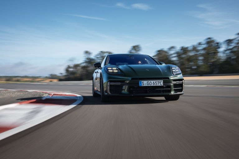 2024 Porsche Panamera Turbo E-Hybrid 755436