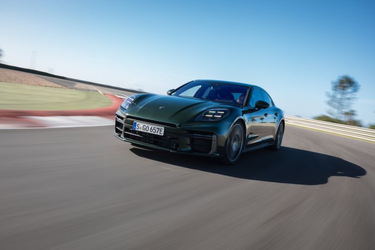 2024 Porsche Panamera Turbo E-Hybrid 755441