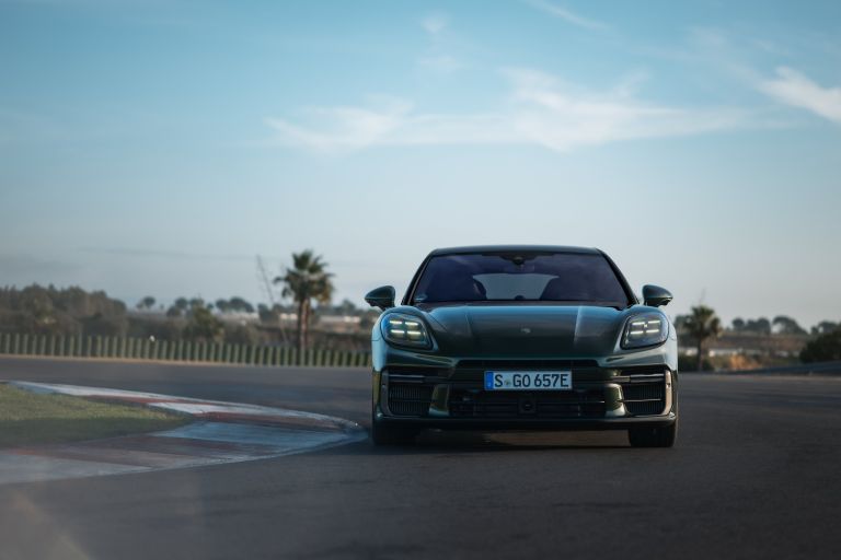 2024 Porsche Panamera Turbo E-Hybrid 755447