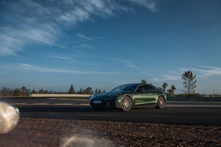 2024 Porsche Panamera Turbo E-Hybrid 755449