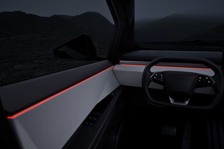 2025 Tesla Cybertruck 747849