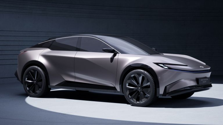 2023 Toyota Sport Crossover concept 747887