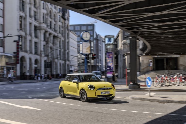 2024 Mini Cooper E 753260