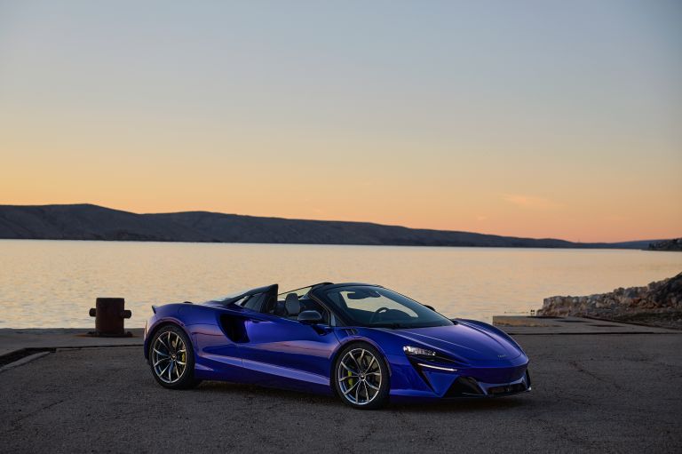 2025 McLaren Artura Spider 754770