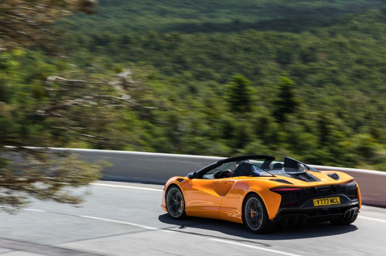 2025 McLaren Artura Spider 769077