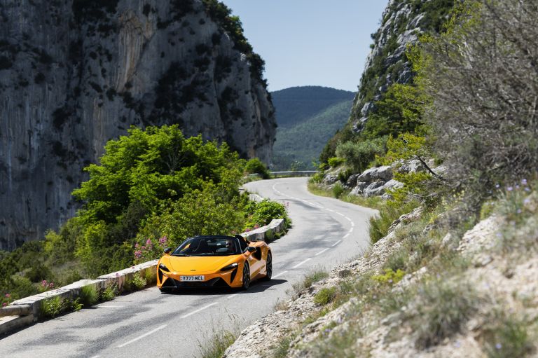 2025 McLaren Artura Spider 769081