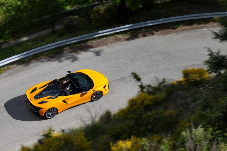 2025 McLaren Artura Spider 769085