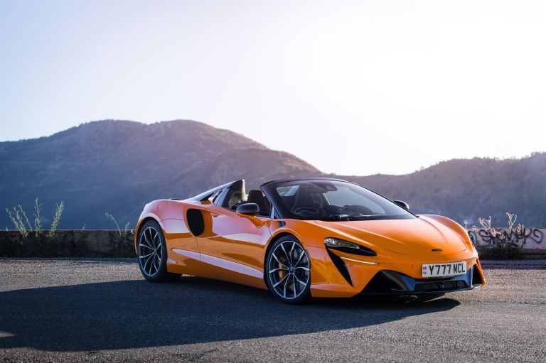 2025 McLaren Artura Spider 769089