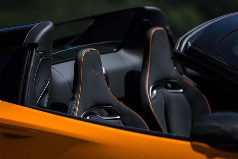 2025 McLaren Artura Spider 769093