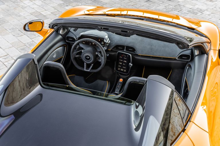 2025 McLaren Artura Spider 769099