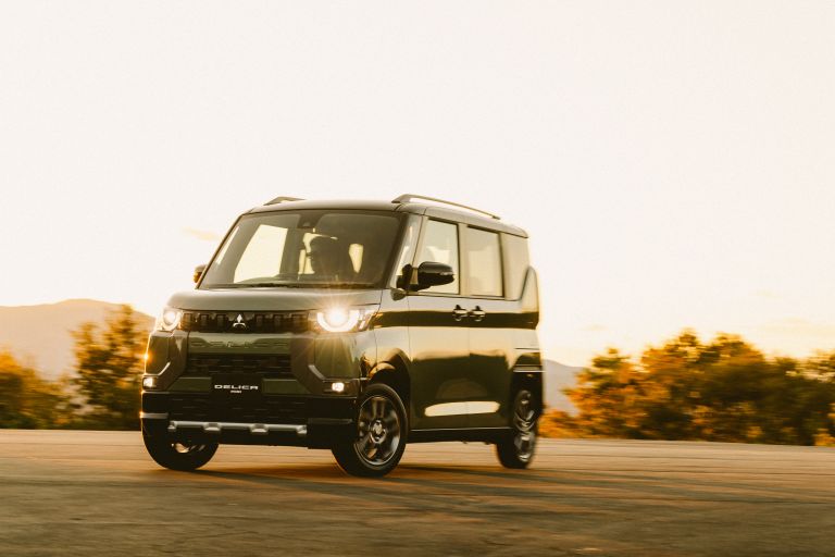 2024 Mitsubishi Delica-mini 756669