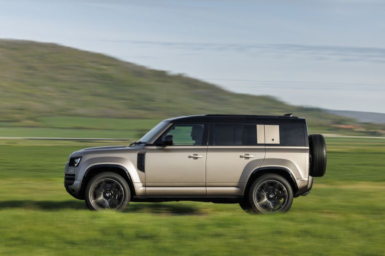 2025 Land Rover Defender Octa 769210