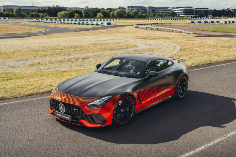 2025 Mercedes-AMG GT 63 Pro 4Matic+ 770015