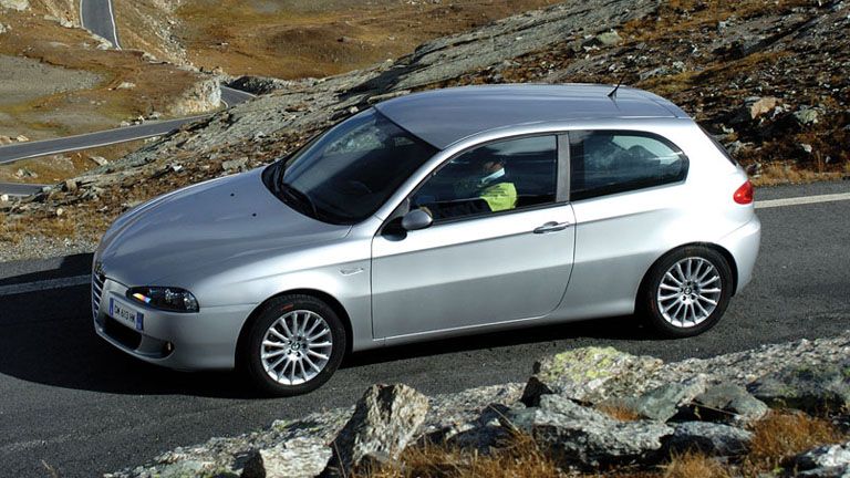 Alfa Romeo 147 images (3 of 8)