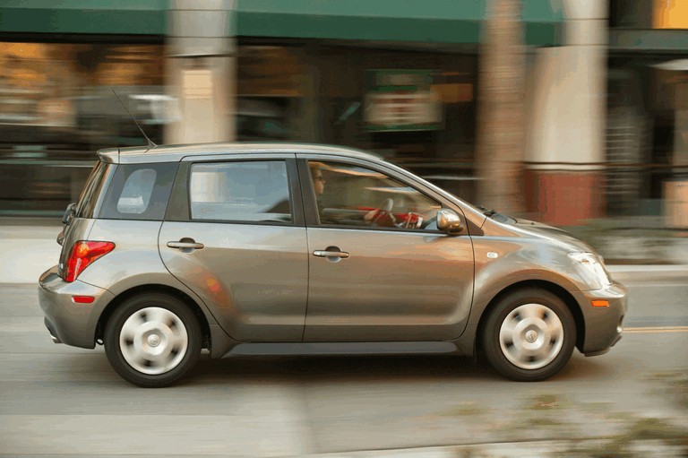 2004 Scion xA 486426