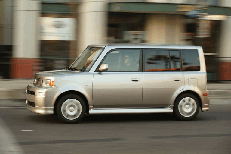 2004 Scion xB - Free high resolution car images