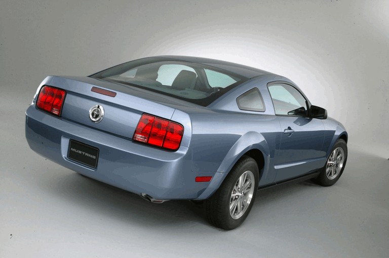 2005 Ford Mustang V6 487017