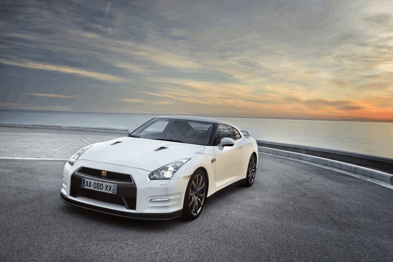 Nissan gtr r35 фото