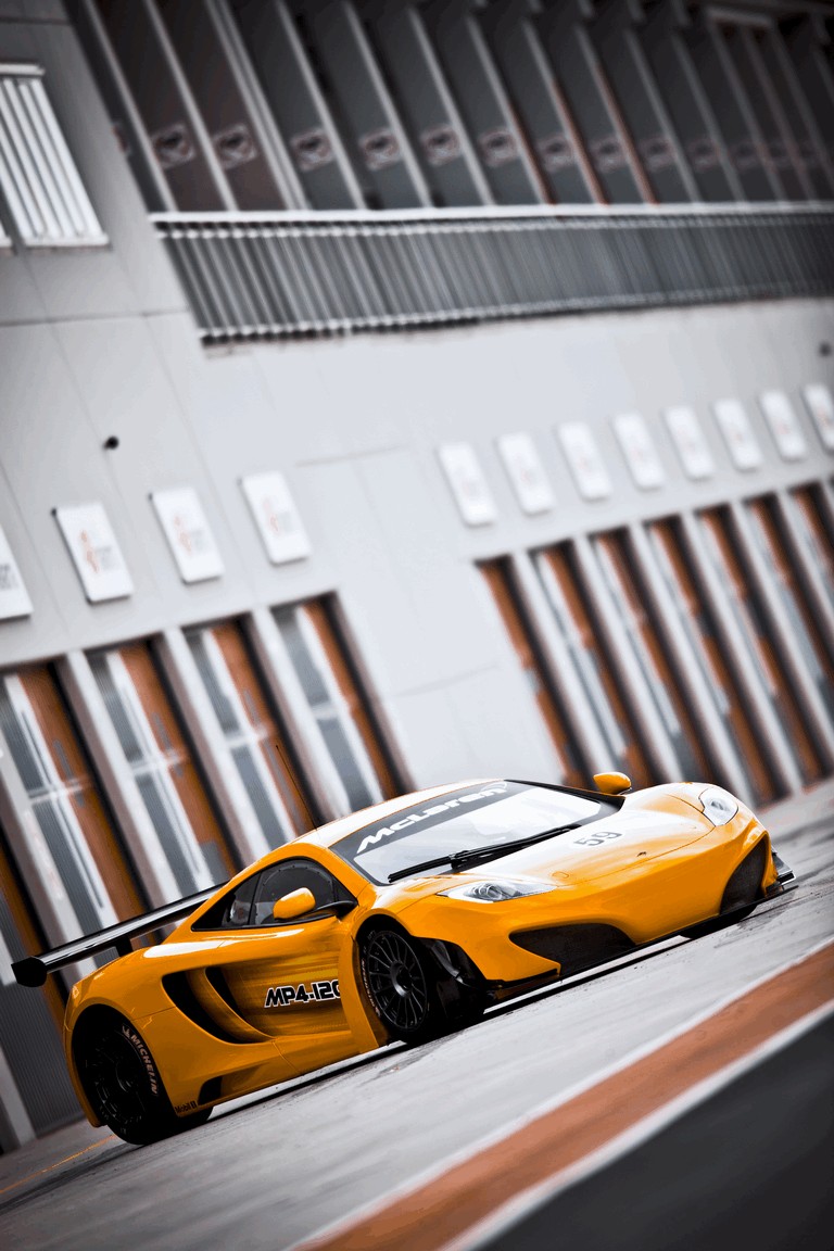 MCLAREN mp4 12c gt3