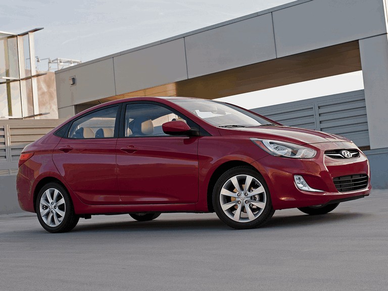 2011 Hyundai Accent sedan 303050