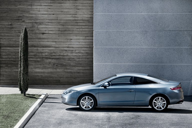 2012 Renault Laguna coupé 510046