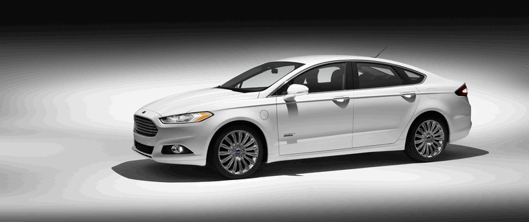 2012 Ford Fusion Energi 328472