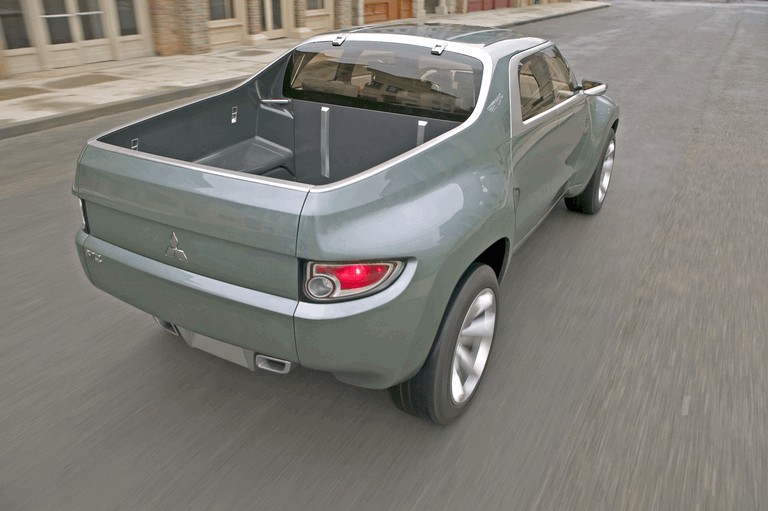 2004 Mitsubishi Sport Truck concept 333190