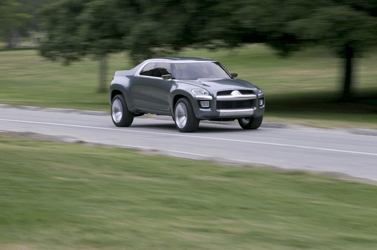 2004 Mitsubishi Sport Truck concept 333194